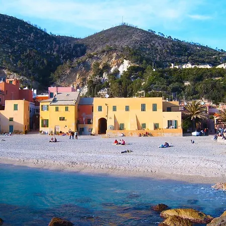 Σπίτι διακοπών G30 Finalborgo Lodging'N Bike Box